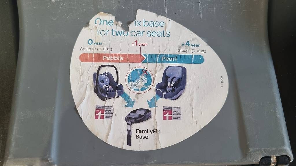Seggiolini per auto: Maxi Cosi Isofix Station – Usato da Dänikon ZH venduto da Franzi.K 1