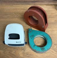 Leitz Bürolochgerät plus zwei Vintage-Rollbandmasse