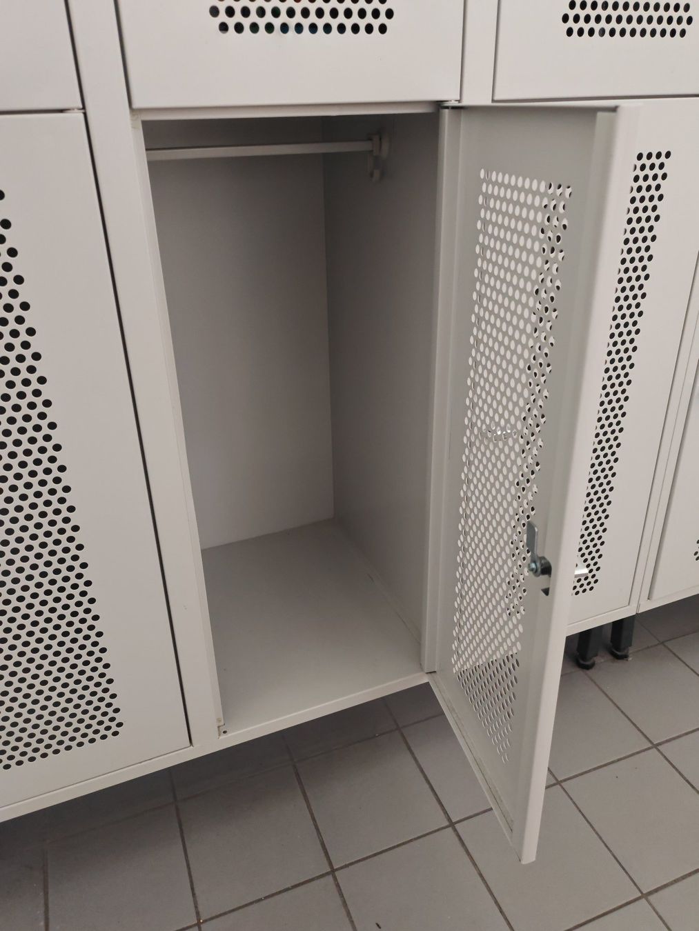 Schränke: 2x Komplette Spindwand – Gebraucht aus Bern von Sudowudo 2