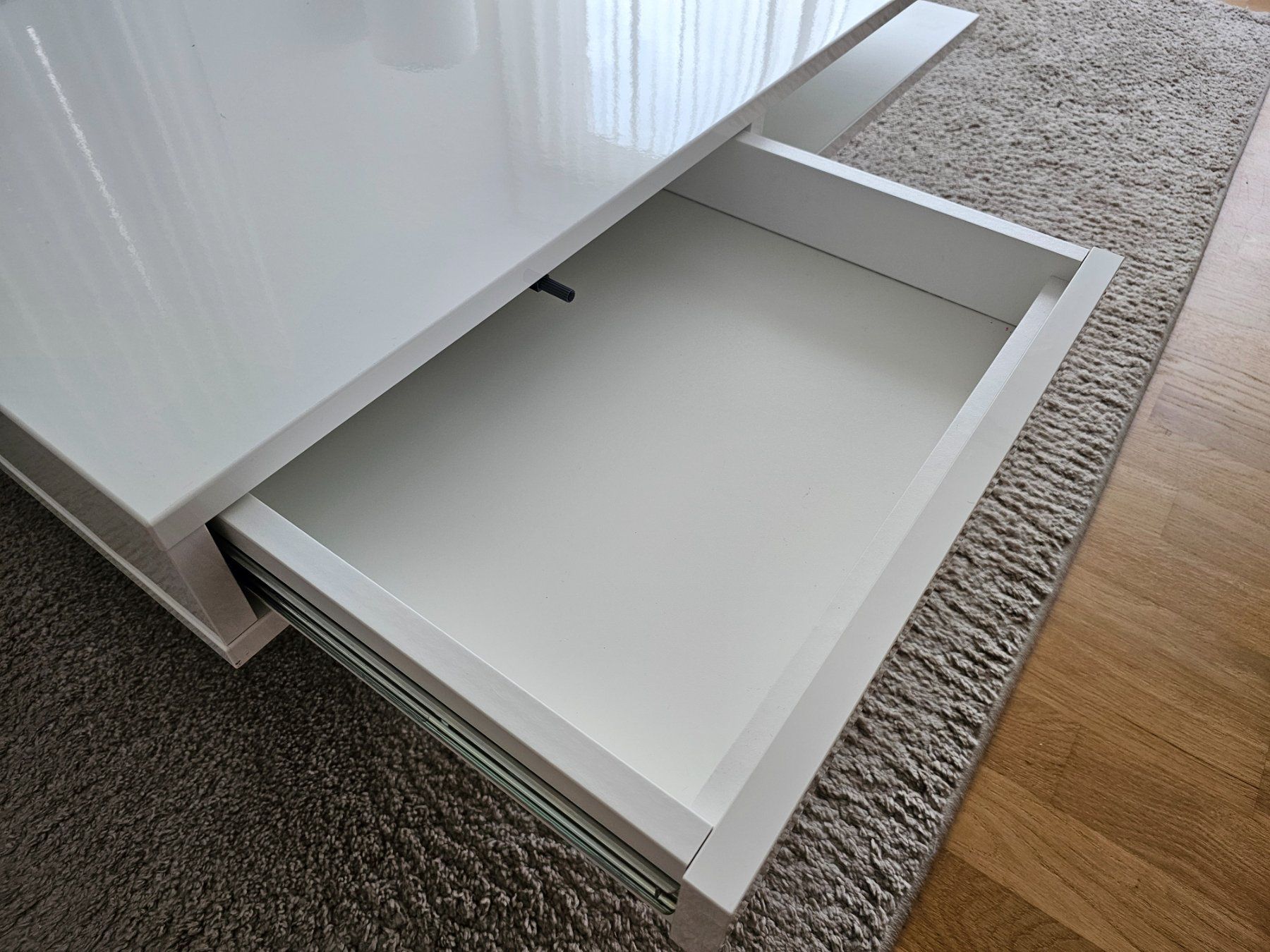 Ikea Tavoli: TOFTERYD Couchtisch Hochglanz weiss – Usato da Moosseedorf venduto da alpiwalk 3