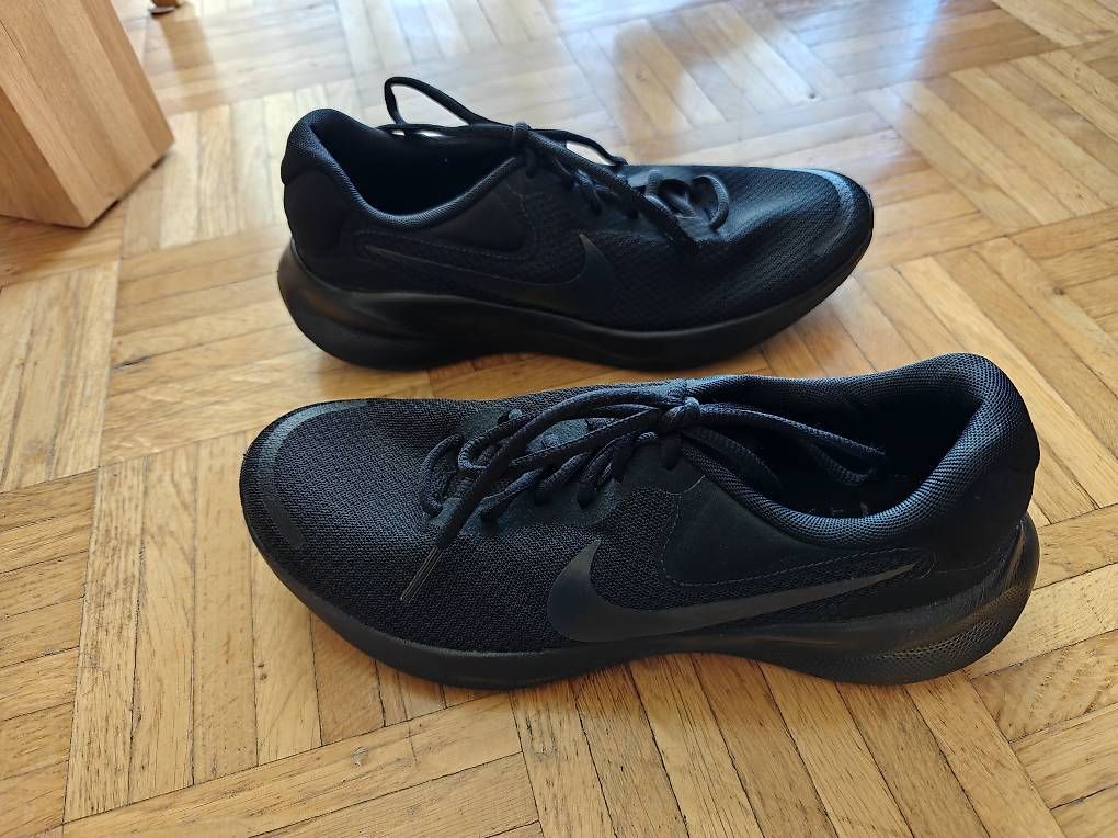 Scarpe da uomo: Nike Revolution 7, Grösse 42 – Nuovo e nell'imballaggio originale da Samedan venduto da t_p_8nvs 2