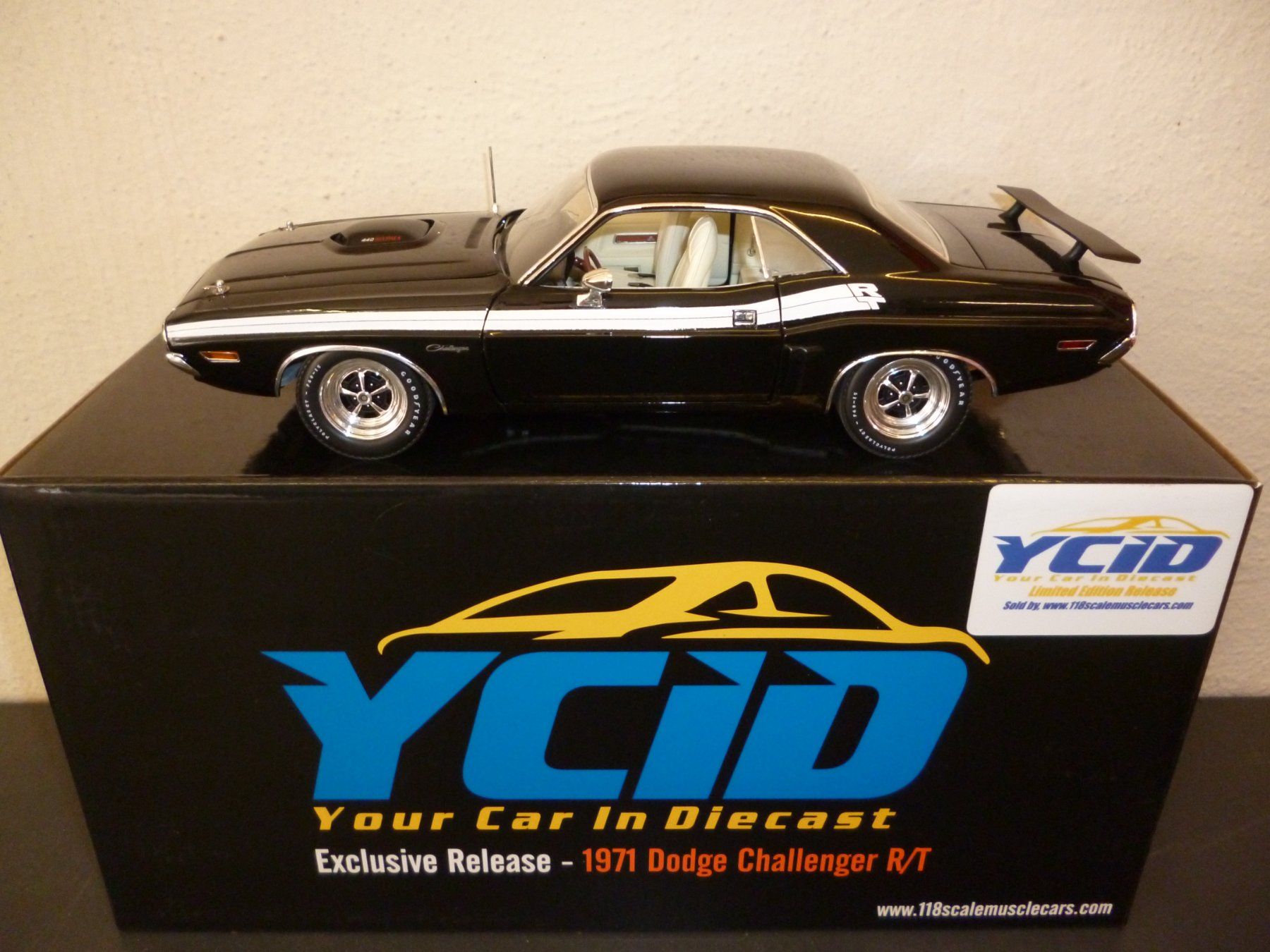 Dodge Modellautos: Dodge Challenger 1971 440 Six-Pack 1:18 YCID – Neu und originalverpackt aus Niederwil SG von Kaicorner03
