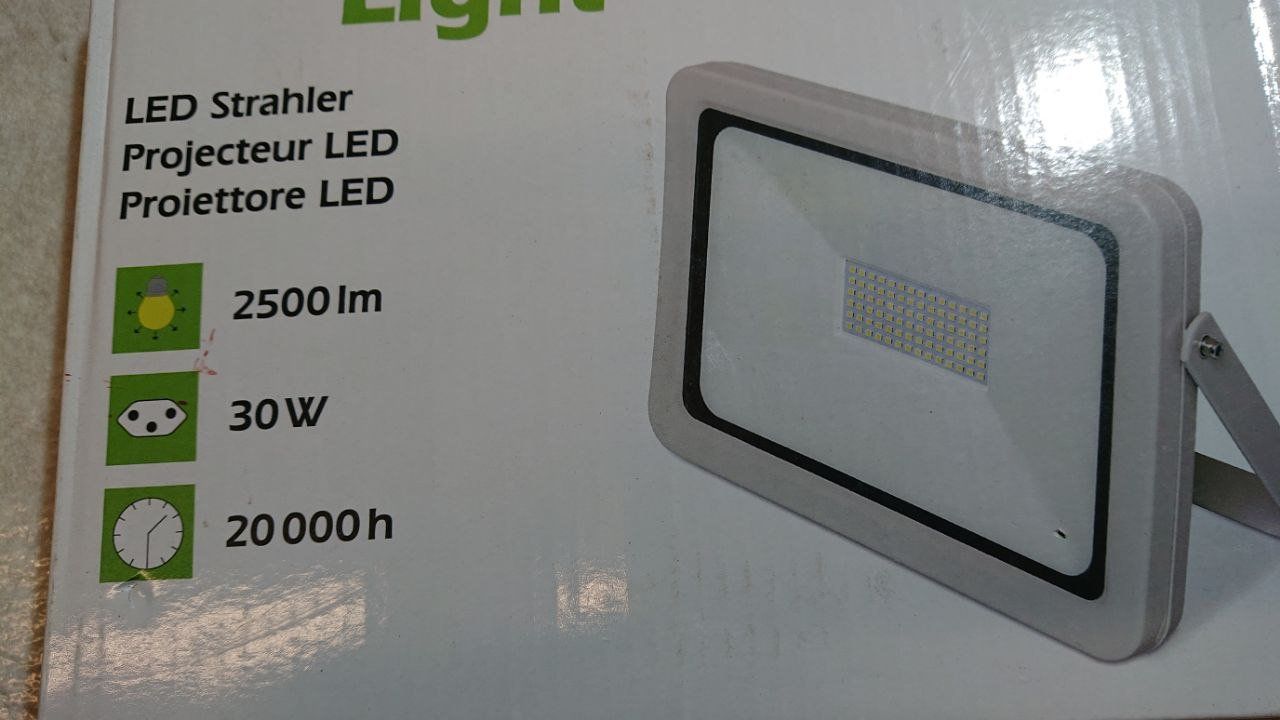 Lampade: 2 Neuwertige LED Strahler, 2500lm, 30W – Nuovo (secondo la descrizione) da Thayngen venduto da Joelines-Traumwelt