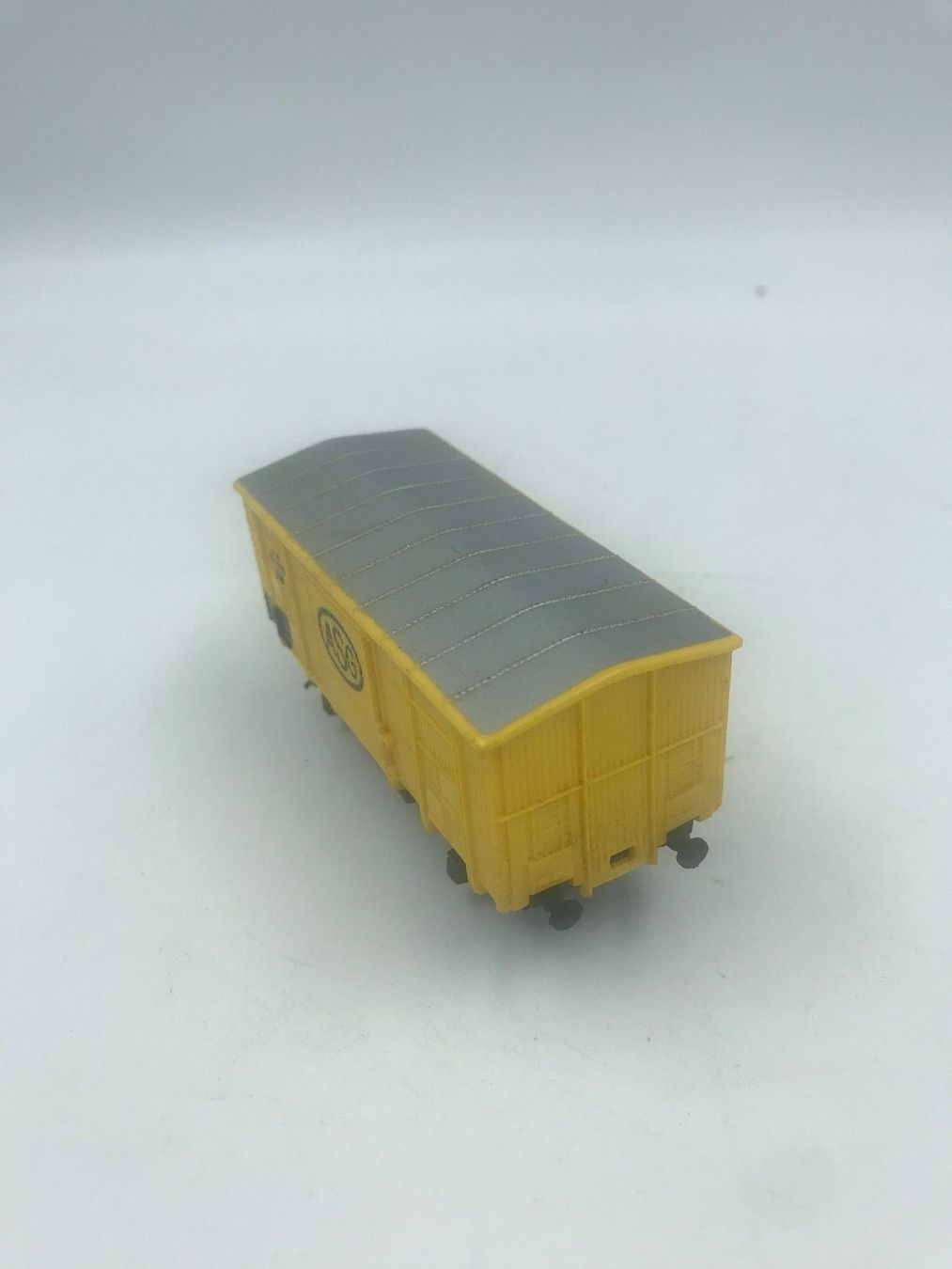Lima Modelleisenbahnen: Wagon marchandises Jaune Lima Italie – Gebraucht aus Genève von Eric1823 1