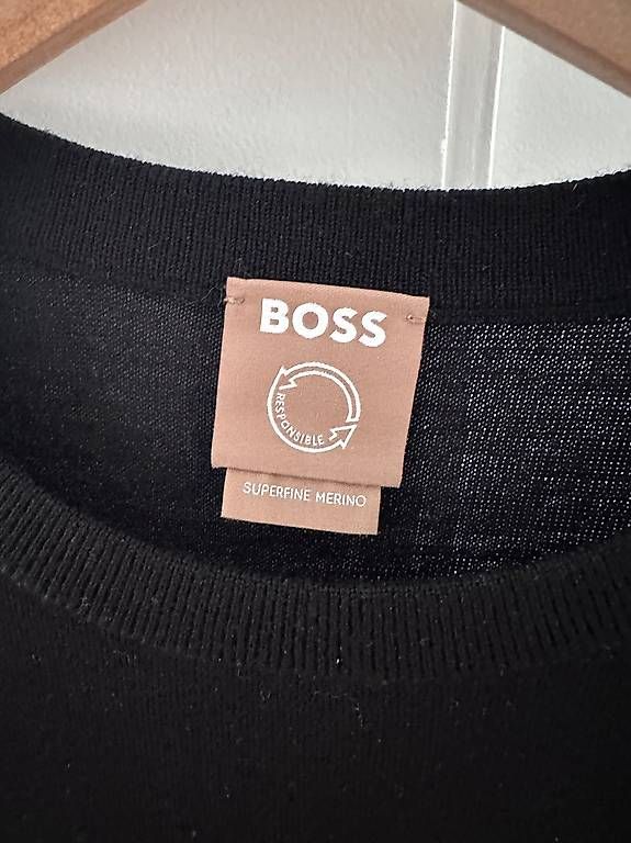 Maglioni & Felpe: 2 BOSS Kurzarm Pullover Schwarz Merinowolle Gr. M – Usato da Basel venduto da Ste_j5qf 1