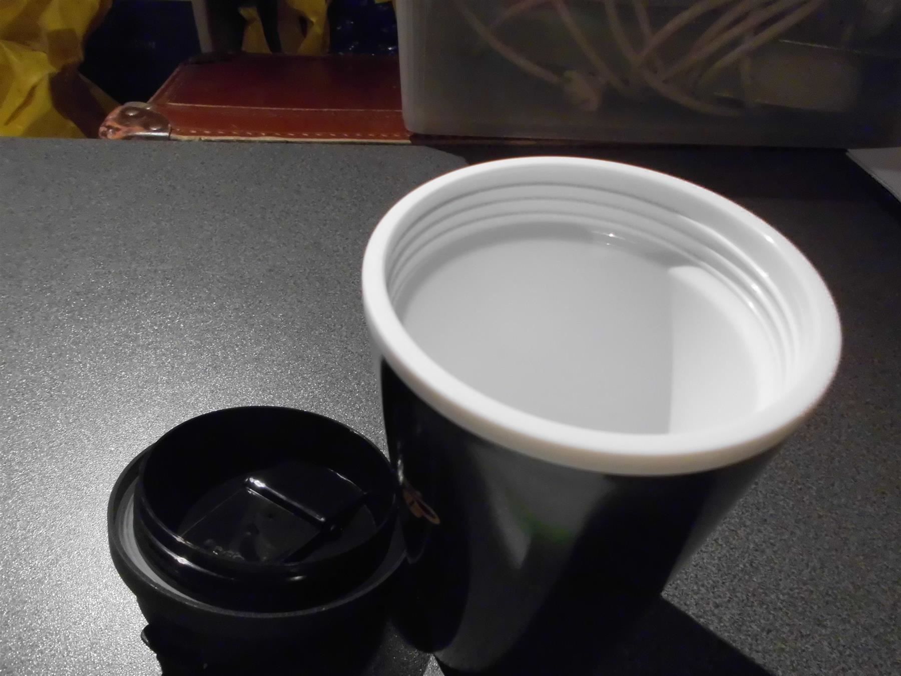 Tassen: Kaffeebecher Tchibo, schwarz – Gebraucht aus Zürich von abraxas1291 1