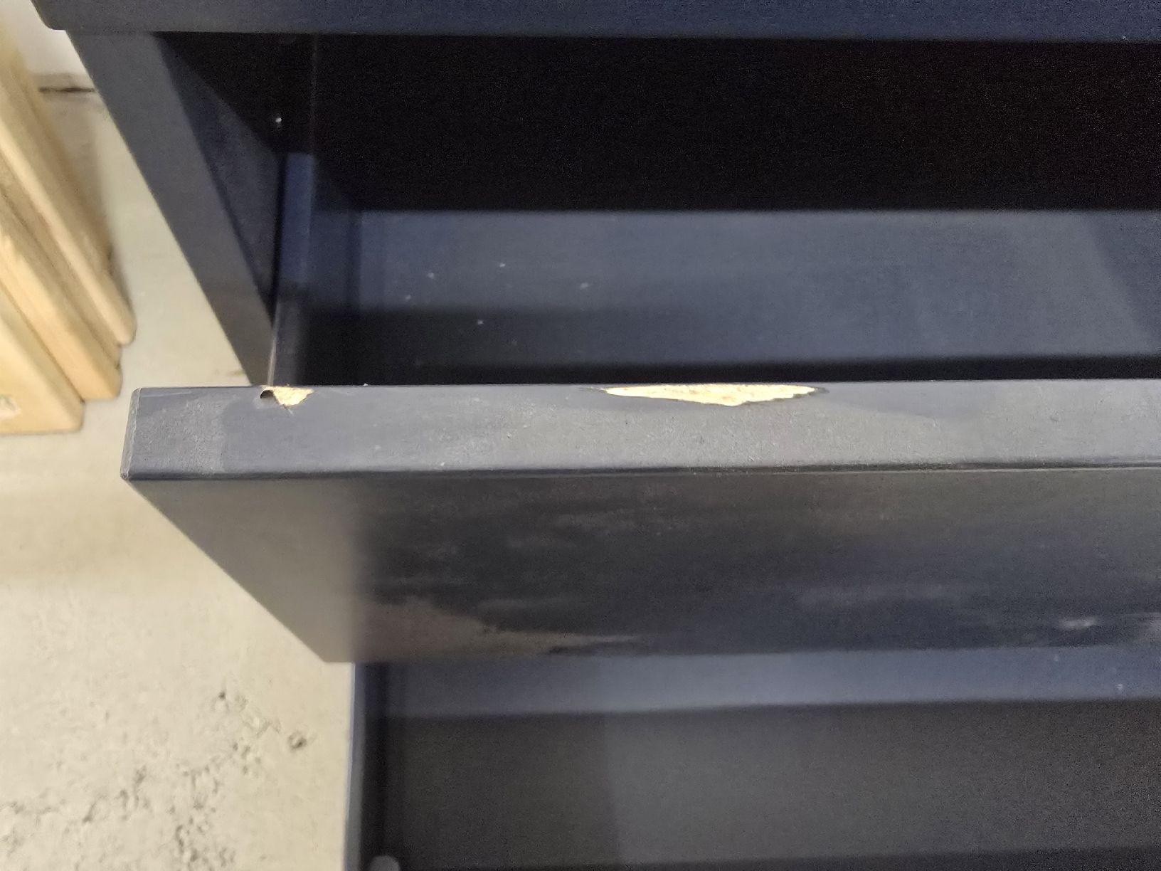 Ikea TV Möbel: Sideboard mit 4 Schubladen dunkelblau – Gebraucht aus Meinisberg von Madermi 2