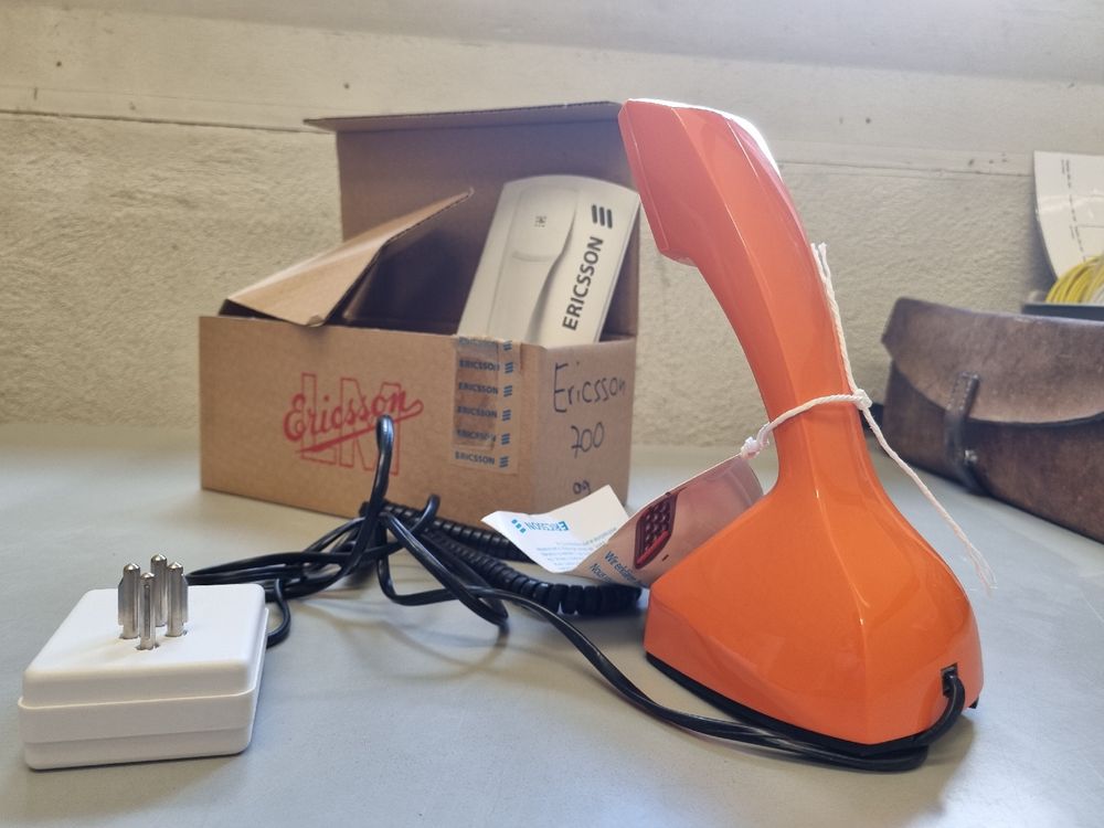 Téléphone Ancien PTT / Ericsson - Standard - En L'état
