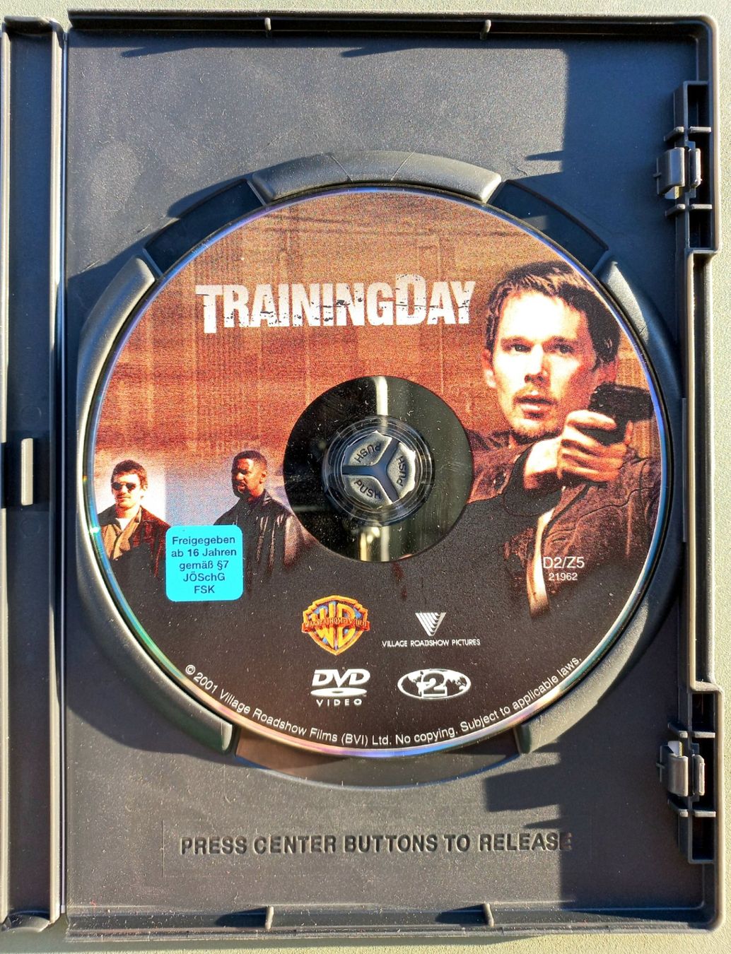 Alle DVDs: DVD D/E - Training Day – Gebraucht aus Niederuzwil von lubimaja 1