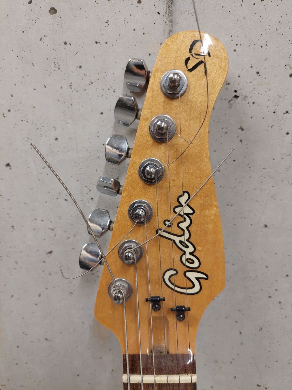 Godin Strumenti musicali: Guitare électrique Godin SD – Usato da Nyon venduto da 1982jp 2