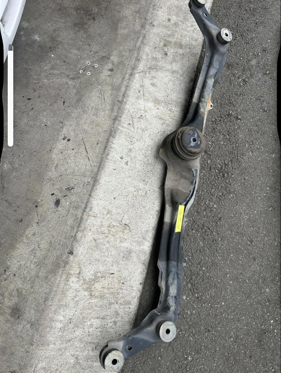 Volkswagen Alle Autoersatzteile: Traverse support moteur VR6  – Gebraucht aus Muraz (Collombey) von Wolfdog1978