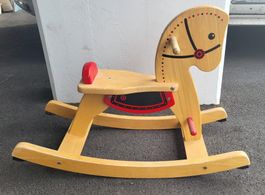 Spielba Schaukelpferd aus Holz – klassisches Design