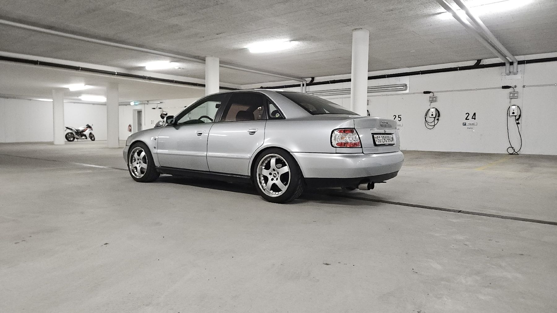 Audi Automobili: Audi A4 B5 2.8l Quattro Handschalter – Usato da Necker venduto da ps.culture 2