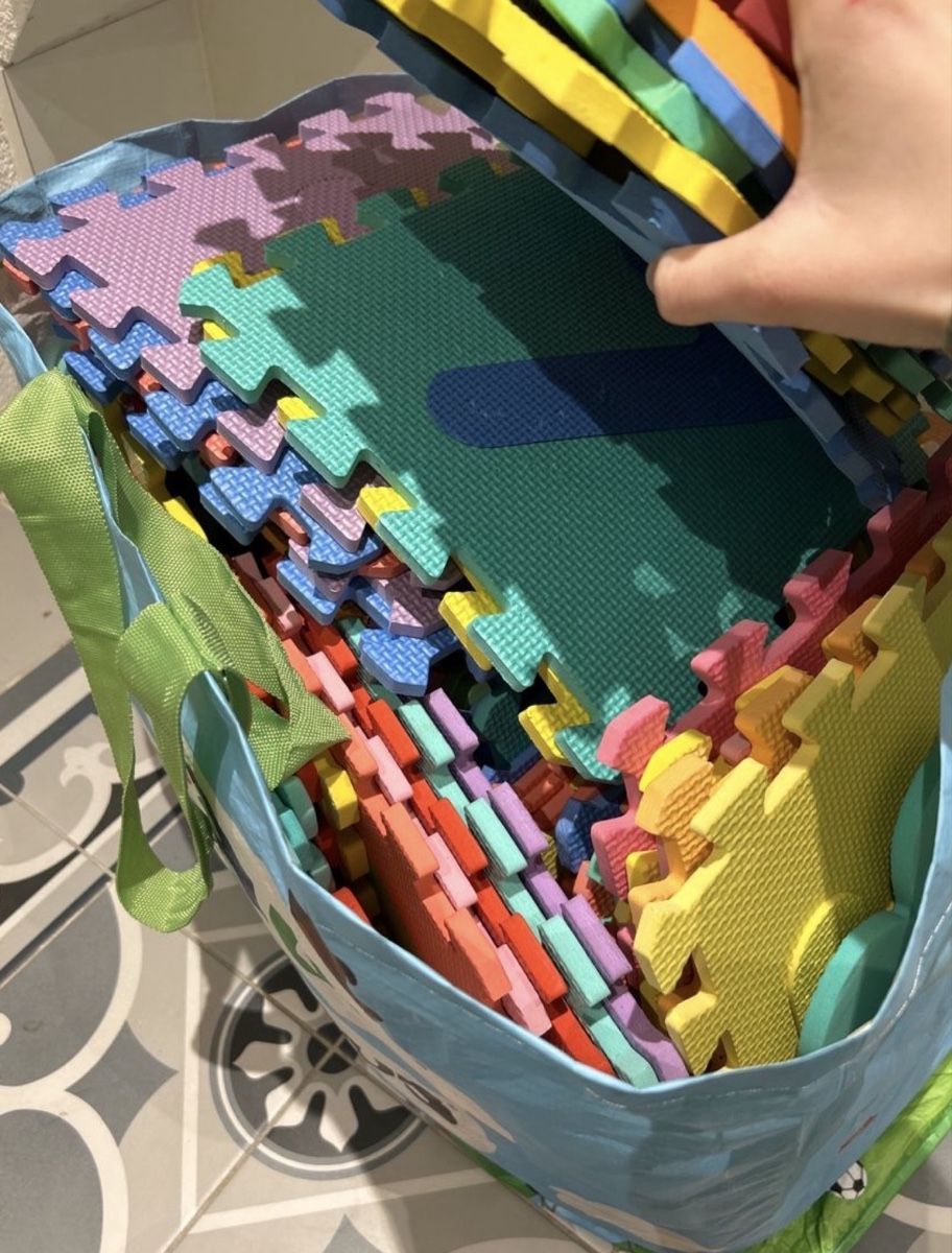 Tapis de sol: Kinder Gummimatten  – D'occasion à Oetwil am See par GrittiMercedesBenz 1