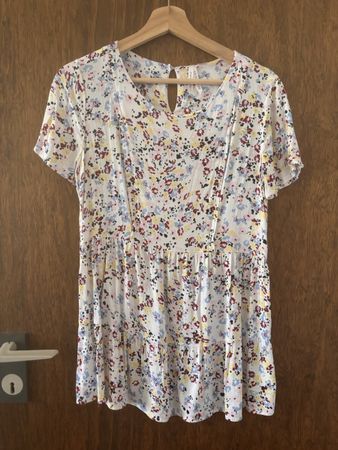 Blouse grossesse et allaitement fleurie blanche taille S/M 
