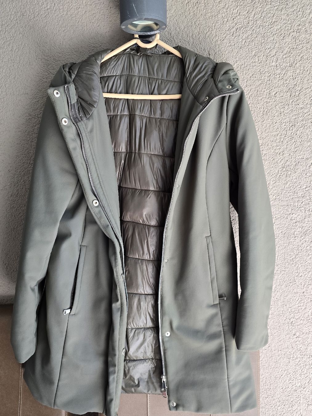 Jacken: Winterjacke wasserdicht und winddicht Größe L – Gebraucht aus Zürich von sapta15