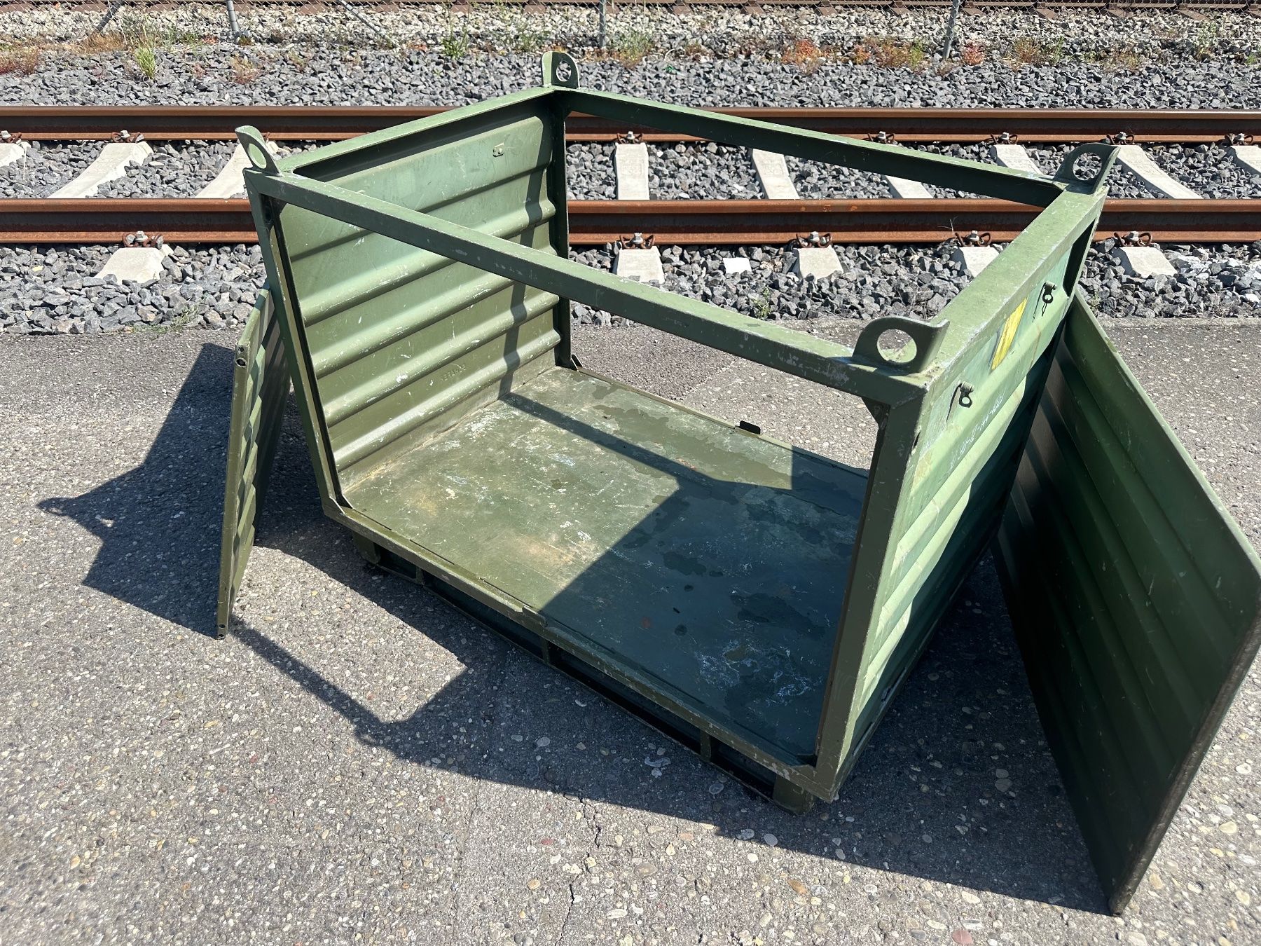 Palettes: Palettenbox Boxpalette, Hochbeet oder Transportbehälter – D'occasion à Laufenburg par Sirluger 7