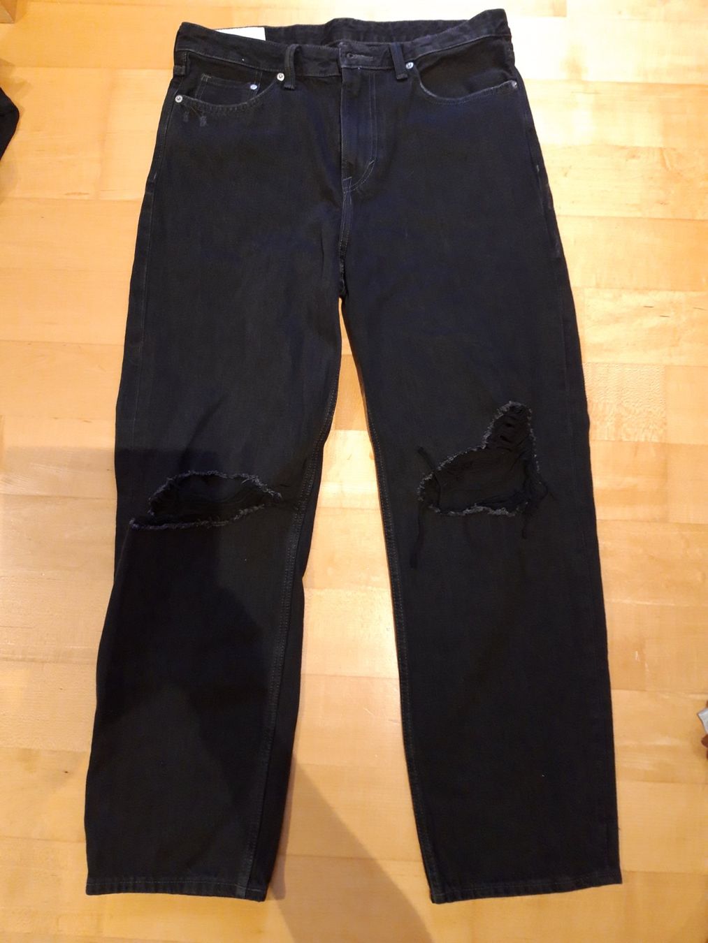H&M Jeans: 3 Herrenjeans Gr S/M – Usato da Wegenstetten venduto da mcfly321 3