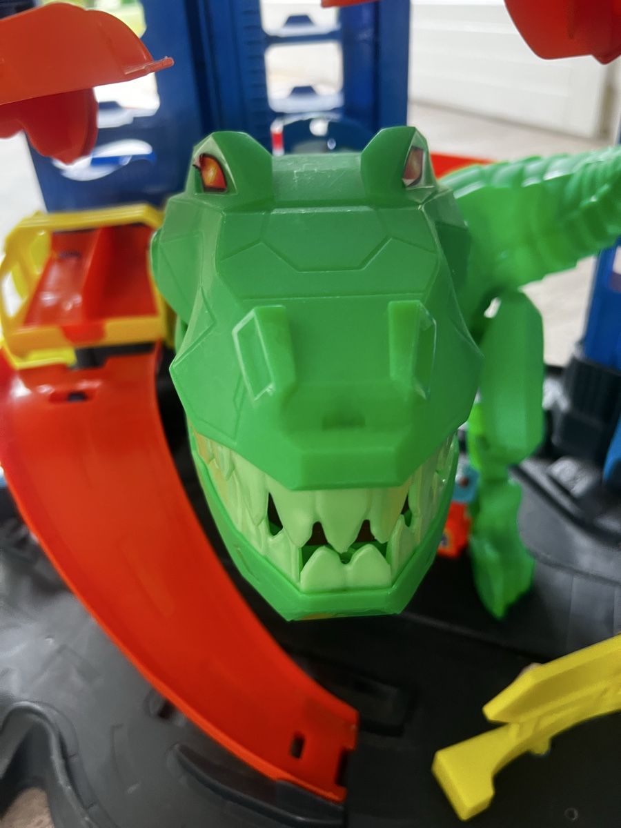 Hot Wheels Giocattoli: Hot Wheels Garage – Usato da Horgen venduto da Epinas 4