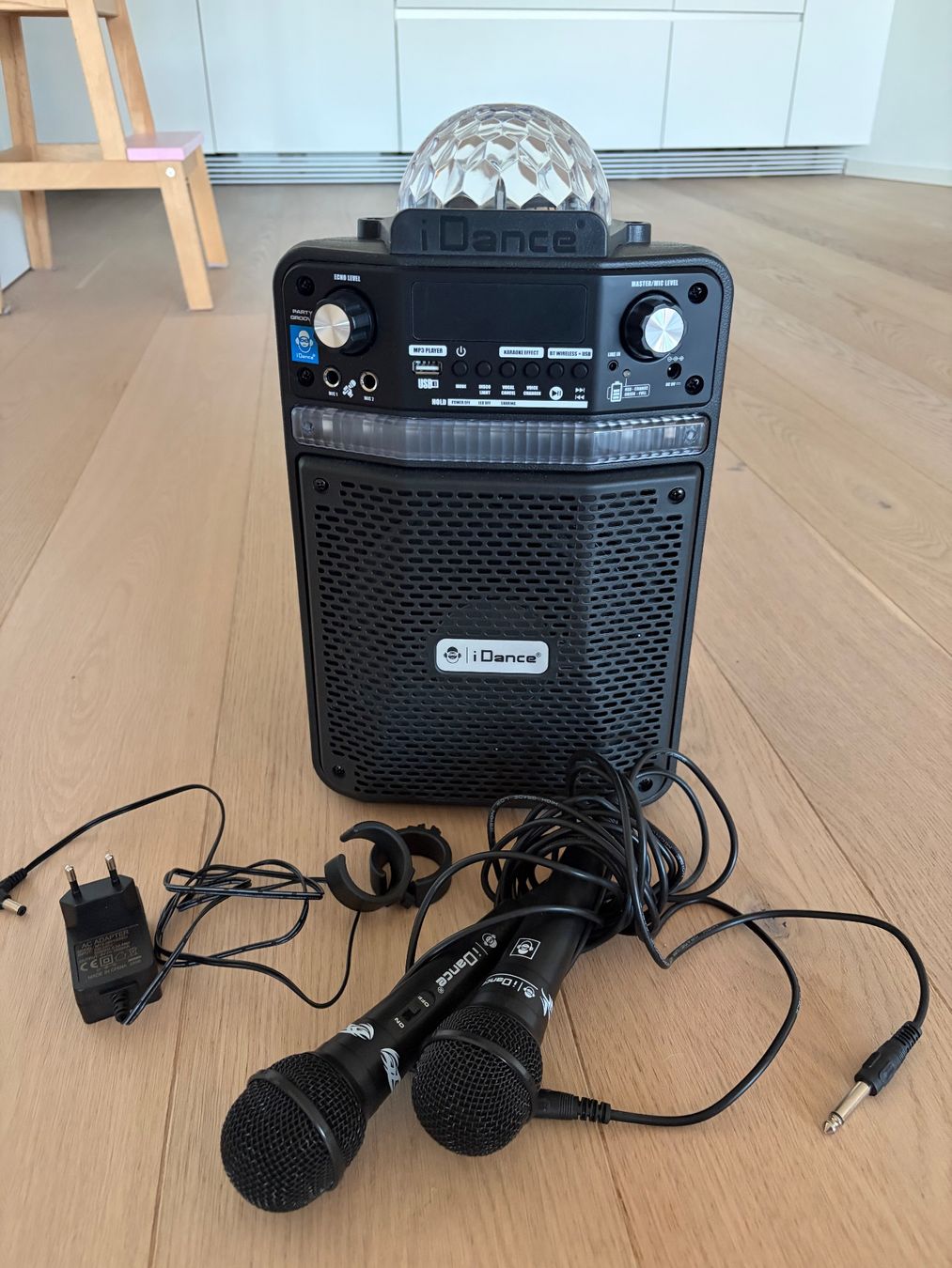 Giocattoli: iDance Karaoke System mit Disco Kugel und 2 Mikrofonen – Nuovo (secondo la descrizione) da Zürich venduto da Manuelz2017