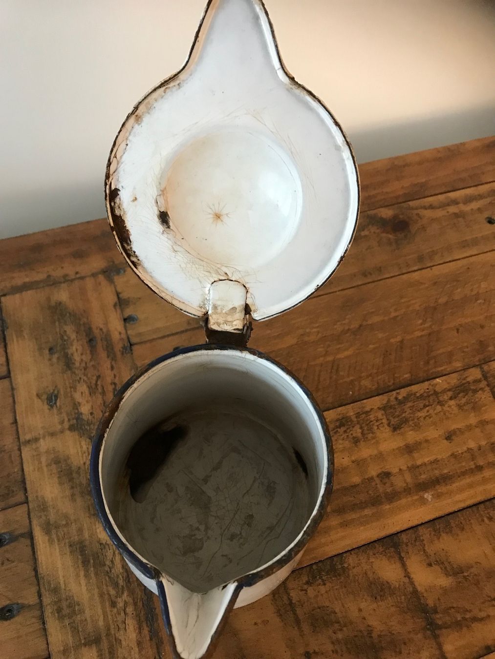 Caraffe: Emaille Kanne mit Scharnierdeckel – Usato da Rapperswil SG venduto da cosiba01 3