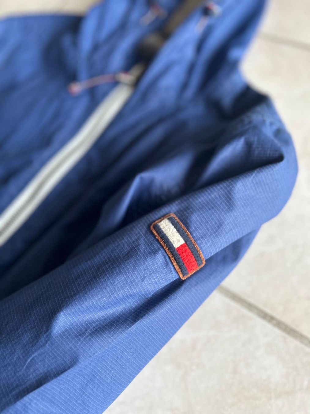 Tommy Hilfiger Giacche: Tommy Hilfiger Jacke Blau Grösse M – Usato da Biel-Benken BL venduto da Ddrummer 1