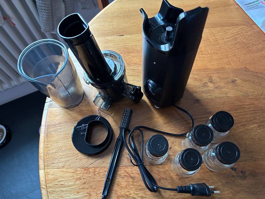 Elettrodomestici da cucina: Slow juicer compact ( Entsafter) – Usato da Ebikon venduto da irenestadelmann