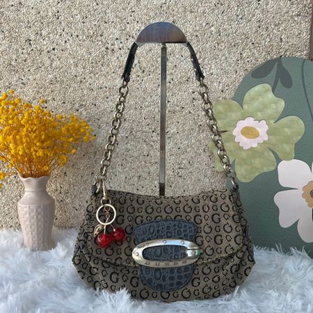 Guess Handtasche, Y2K Style