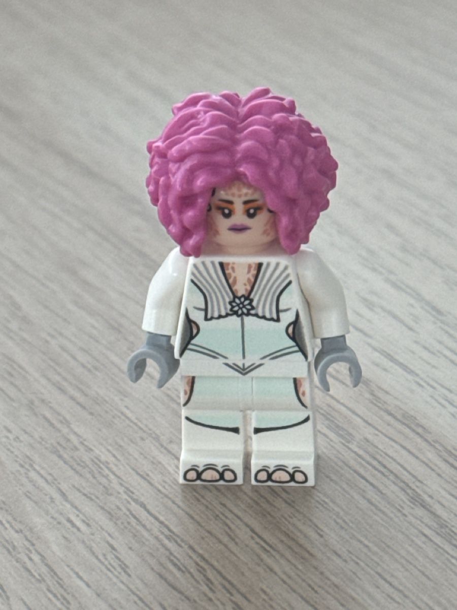 Lego Statuette: Lego Star Wars Theelin Dancer Neu – Nuovo (secondo la descrizione) da Neuhausen am Rheinfall venduto da mic_m9bp