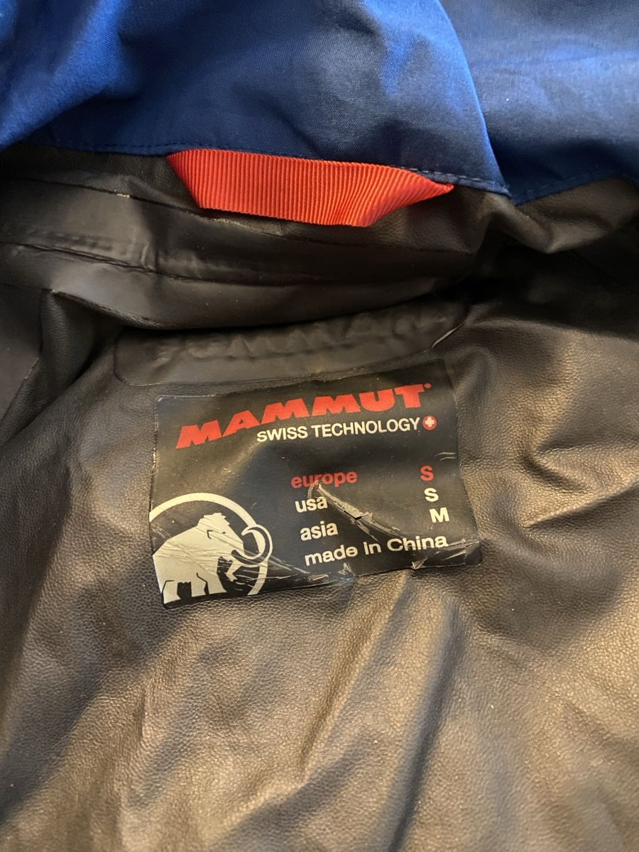 Mammut Jacken: Blaue Mammut-Hardshell-Regenjacke – Gebraucht aus Niederönz von guisan45 1