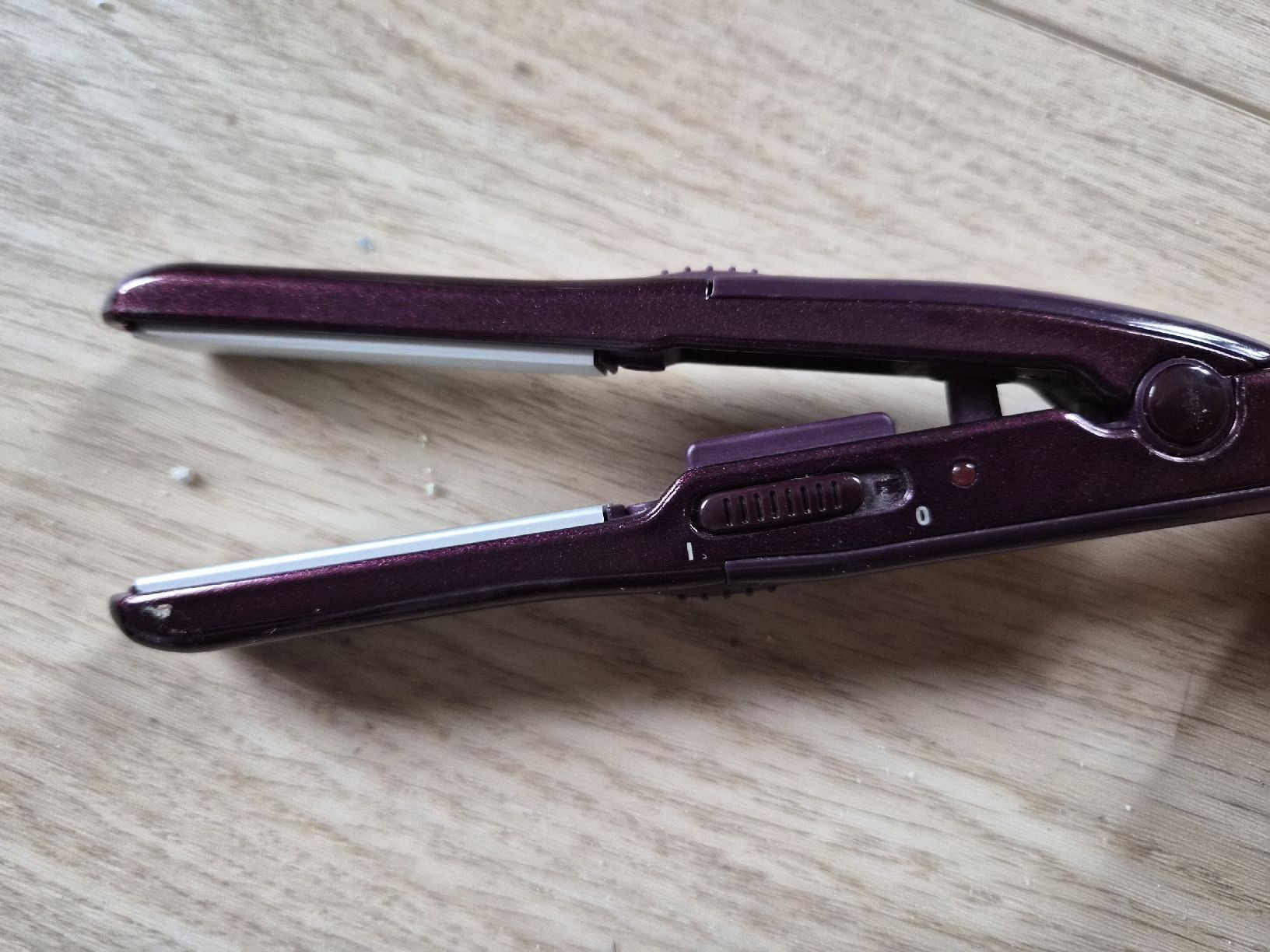 BaByliss Lockenstäbe & Haarglätter: Lisseur BaByliss Paris, format compact, couleur violette – Gebraucht aus La Joux FR von car_ck96 3