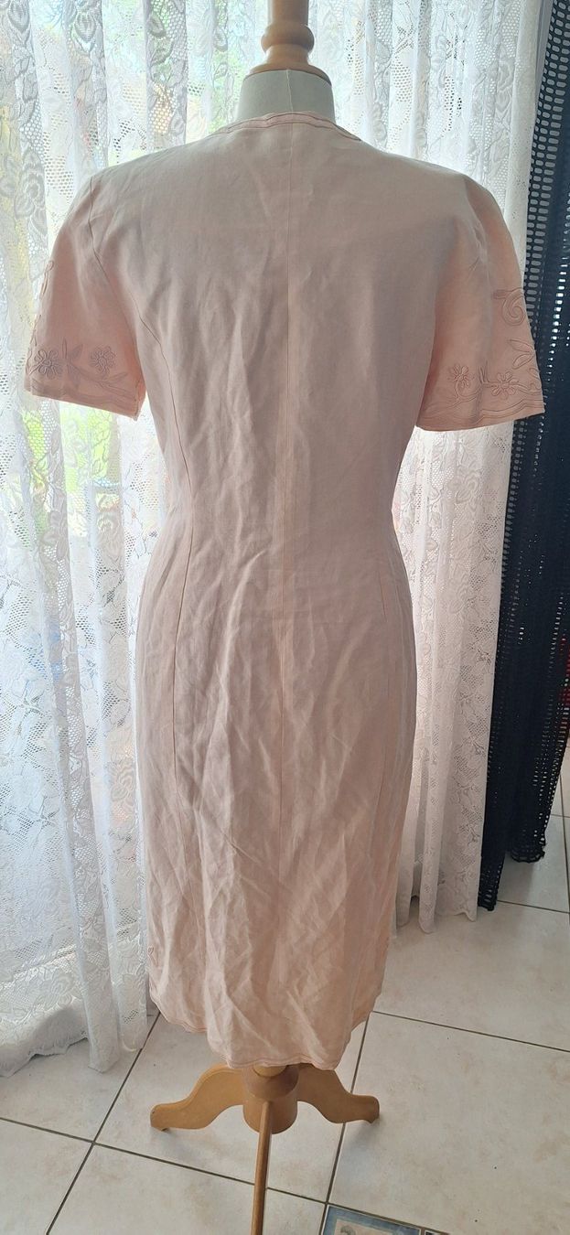 Vestiti: Robe abricot Vintage 38 – Usato da St-Triphon venduto da Jldr0 1