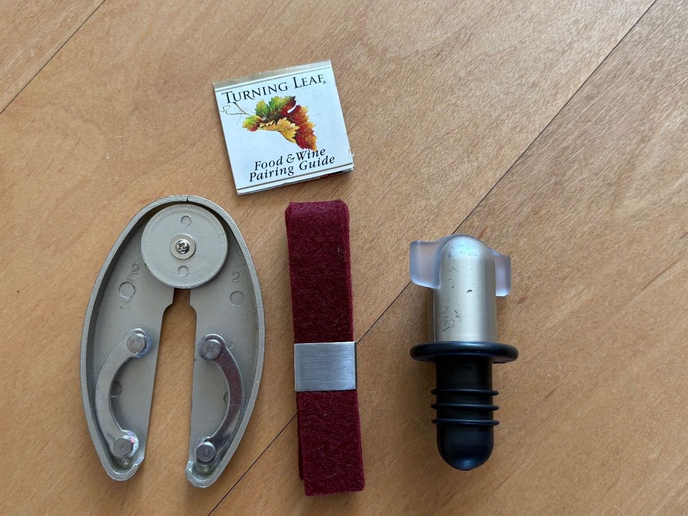 Apribottiglie & Tappi per chiusura: Wine lovers gift set (kitchen utensils) – Nuovo (secondo la descrizione) da Adliswil venduto da fashionholic 1