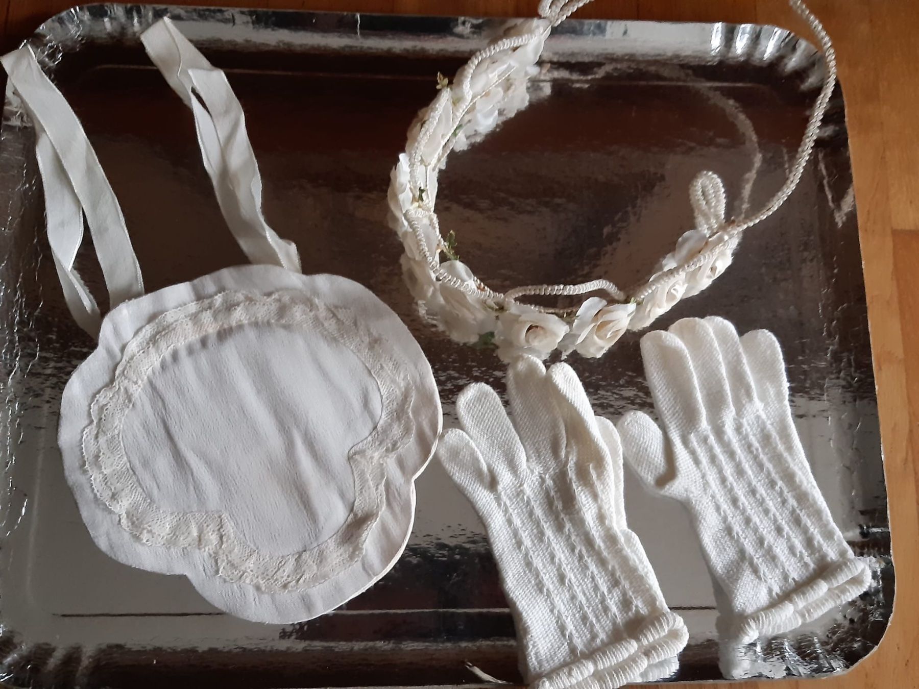 Haarschmuck: Kommunion Handschuhe, Haarkranz und Tasche – Gebraucht aus Luzern von Sontru 1