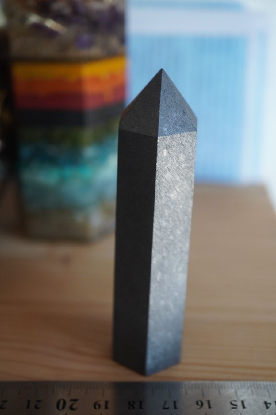 Minerali & Pietre curative: Schungit  Spitze     9.5cm – Nuovo e nell'imballaggio originale da Eschenbach SG venduto da craniums