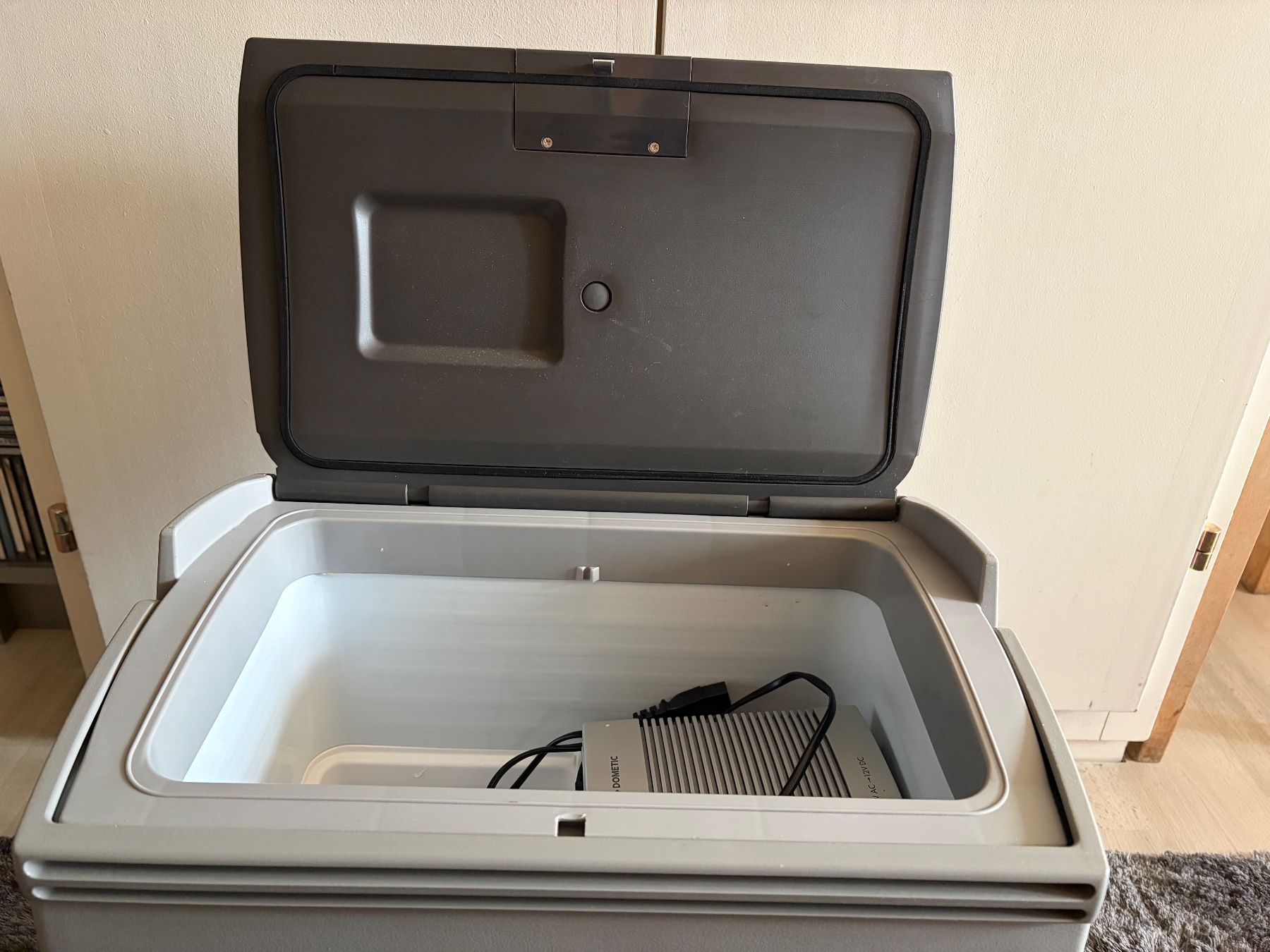 Dometic Frigoriferi & Refrigeratori: Frigo compresseur 12v/230v – Usato da Renan BE venduto da djrenan 2