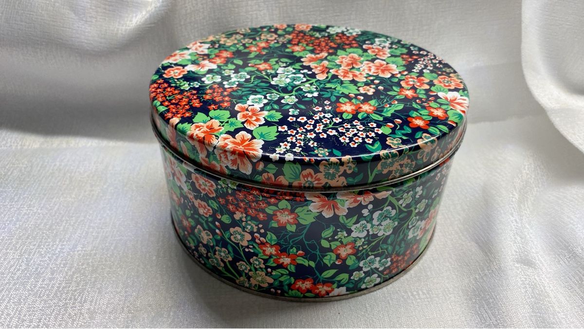 Altro in Decorazioni & Accessori: Blechdose rund Blumenmuster gebraucht – Usato da Hausen AG venduto da corinne_g