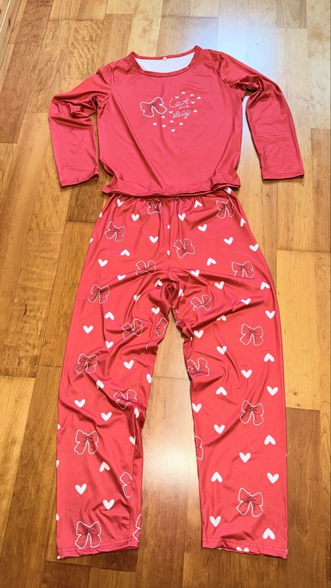 Negligees & Pyjamas: Pyjama NEU – Neu und originalverpackt aus Malters von EnairaNr1 1