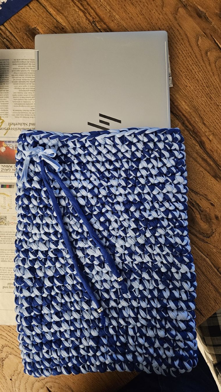 Covers & Taschen: Labtophülle, in Blau – Neu und originalverpackt aus Fehraltorf von lisam16