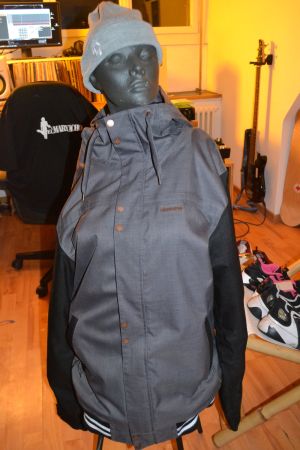 Zimtstern Winterjacke mit Kapuze, Grösse L, Top Zustand!