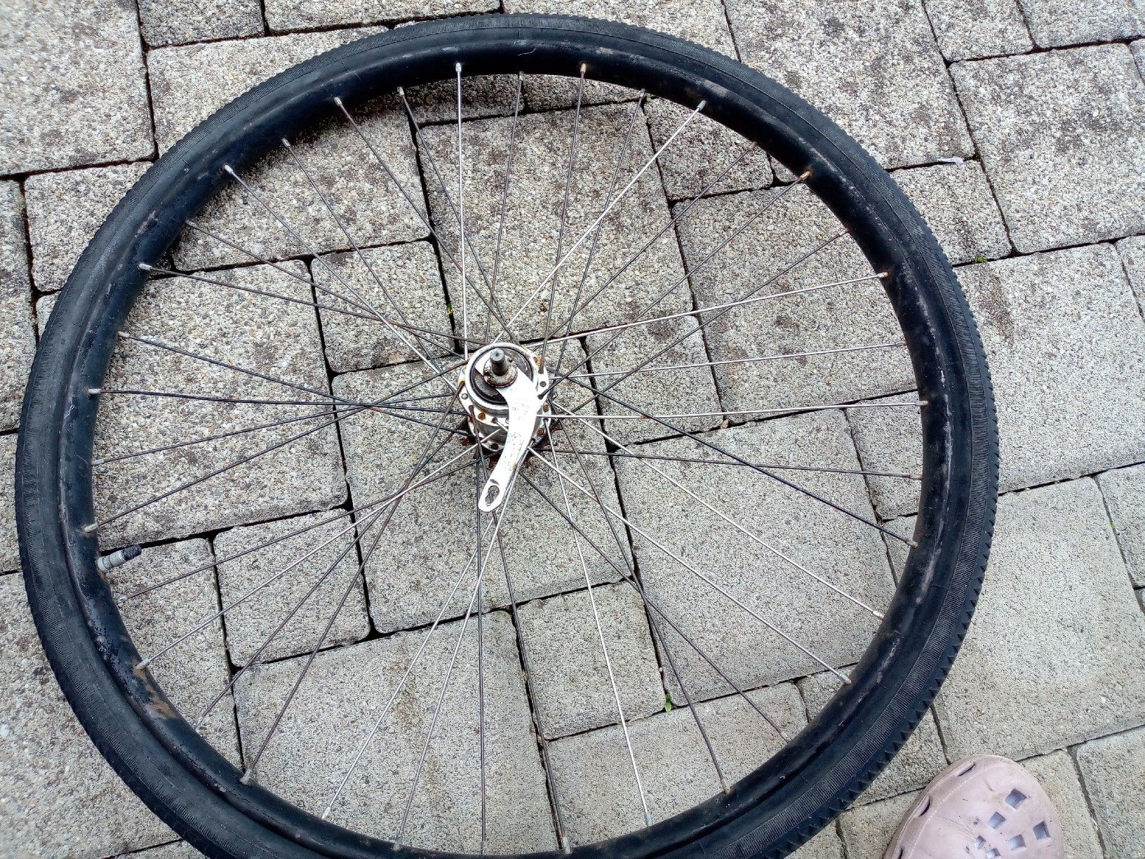 Schweizer Armee Velos: militärvelo Hinterrad mit Pneu Wulst – Gebraucht aus Ormalingen von Farnsburg