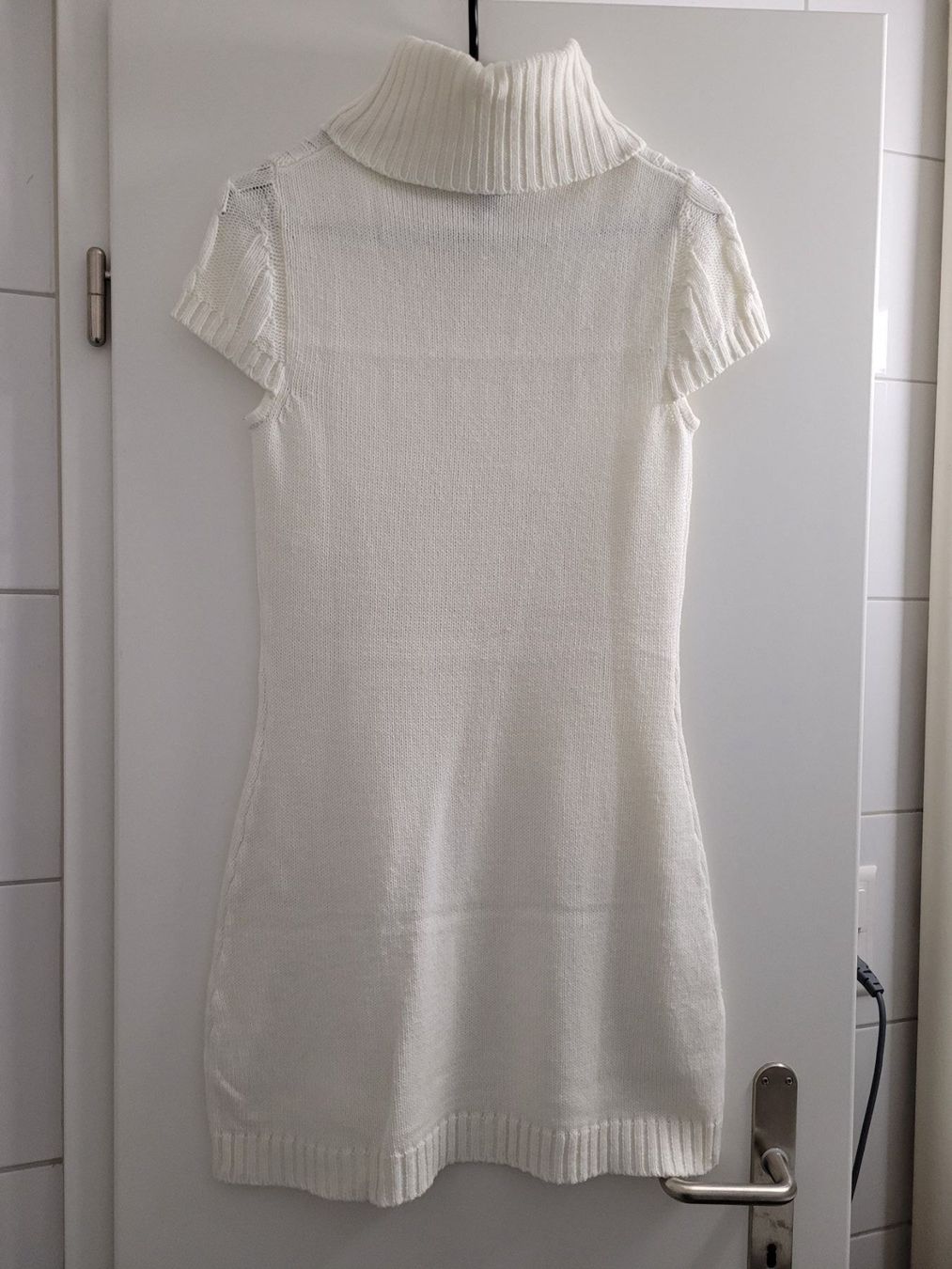Vestiti: Robe pull blanche – Usato da Biel/Bienne venduto da Leila32 1