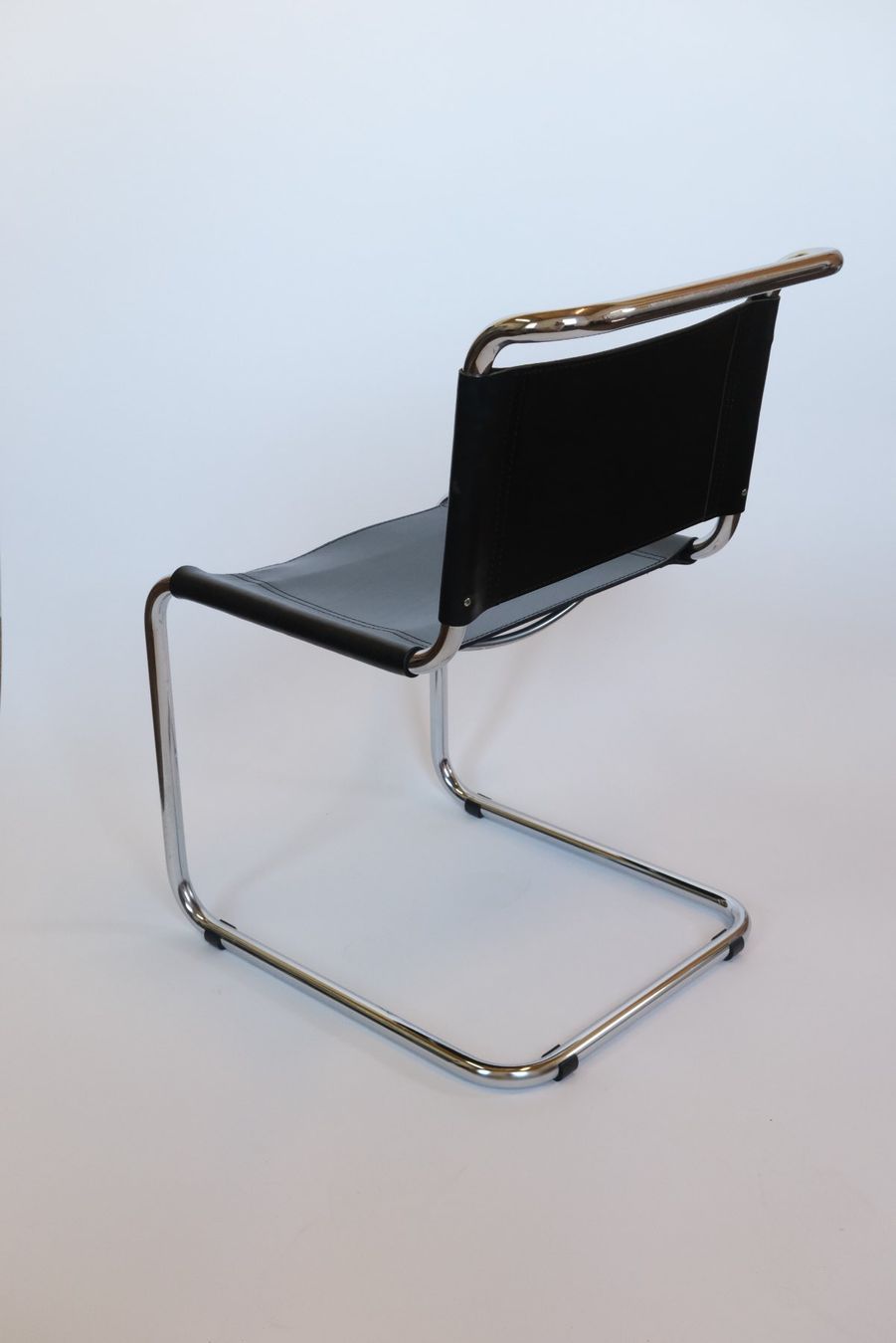 Stühle: Designklassiker Freischwinger Thonet Mart Stam Replika – Gebraucht aus Ramsen von Studio82 3