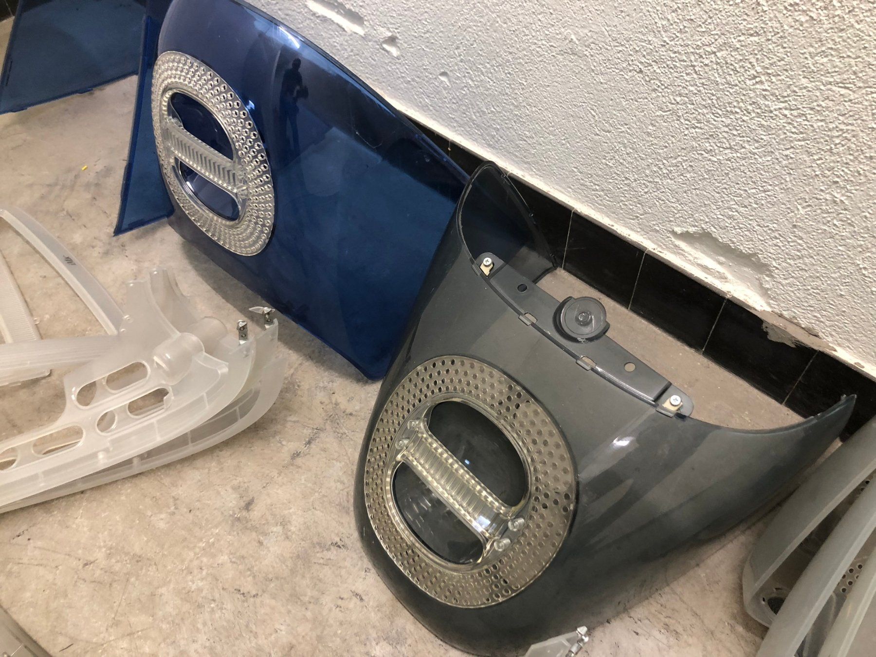 Apple Custodie: Gehäuse von iMac für Lampe oder ähnliches – Usato da Hinterkappelen venduto da atomschnee 3