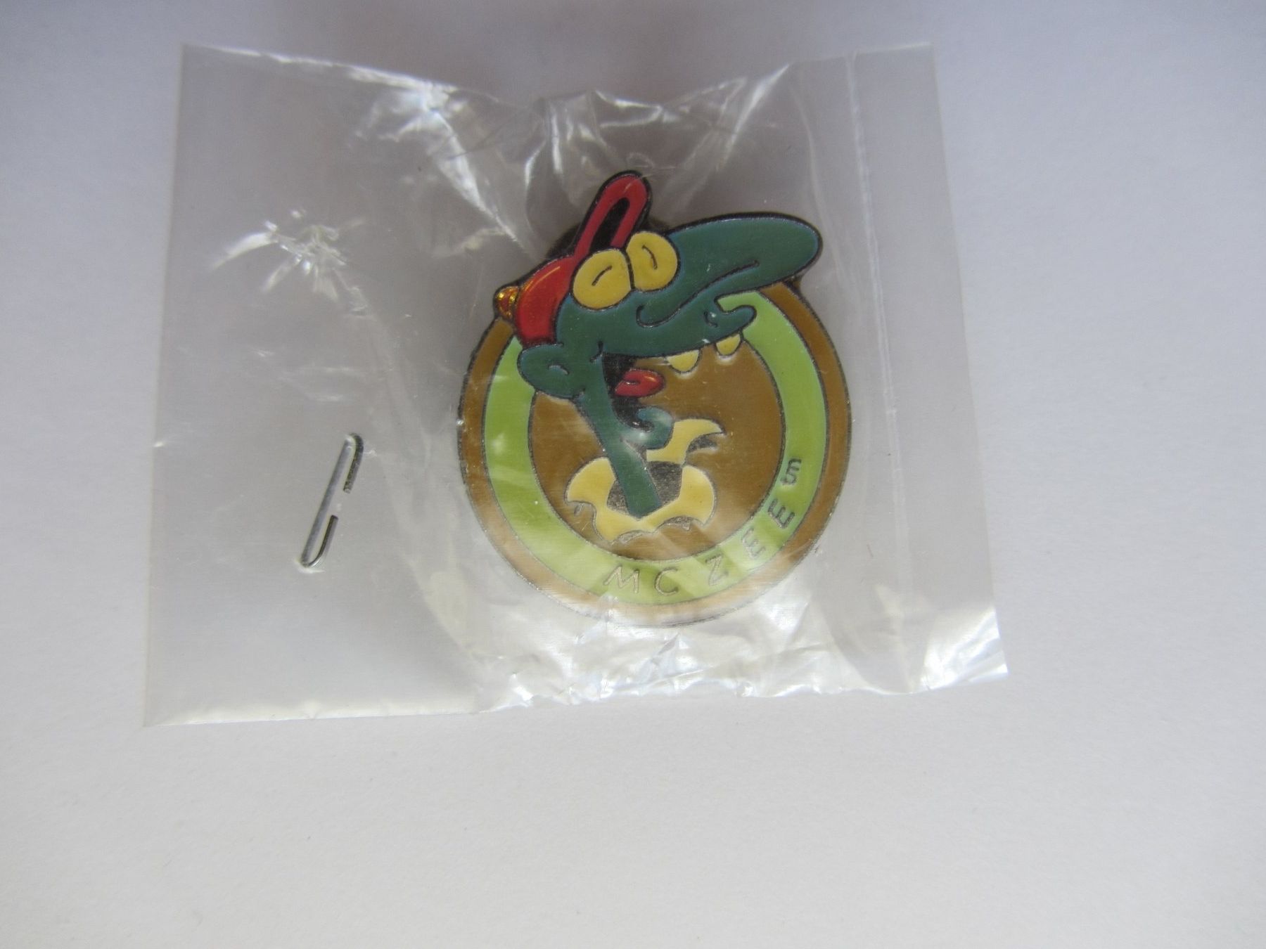 Placchette & Badge: Pin Microsoft Mc Zee – Nuovo e nell'imballaggio originale da Grüningen venduto da saya14
