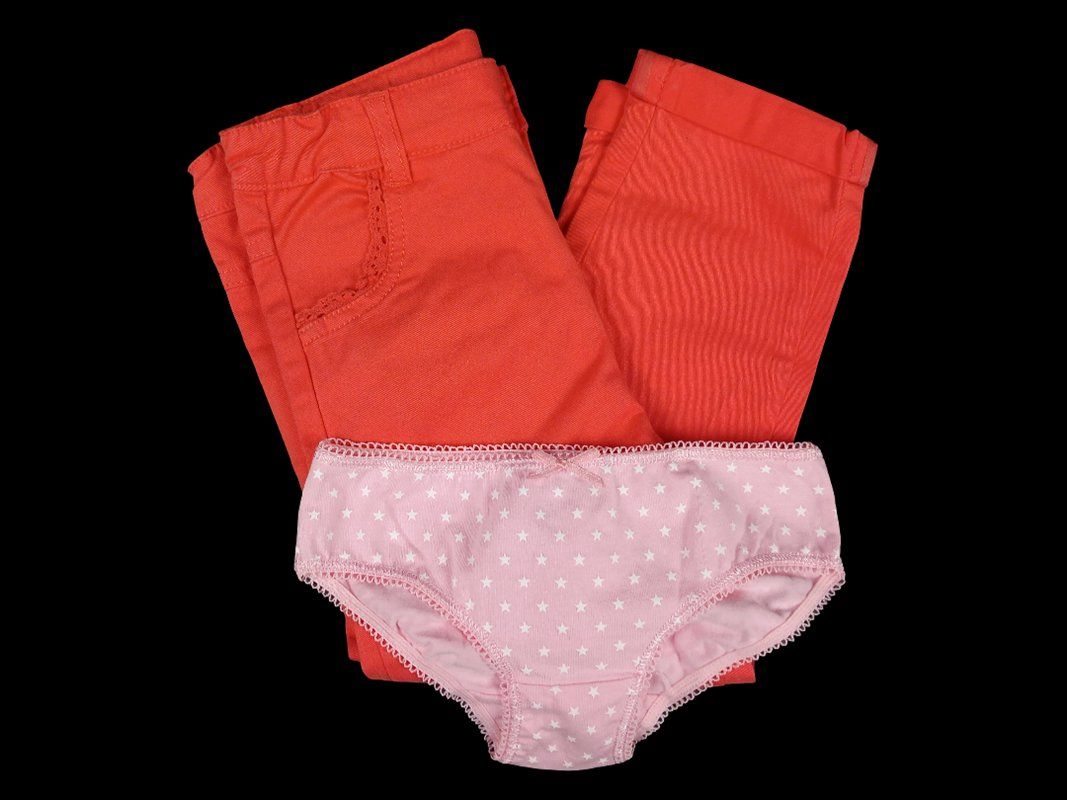 Pantaloni: Hose und Unterhose, Grösse 98/104 – Nuovo (secondo la descrizione) da Hünenberg venduto da Restwert_Zug