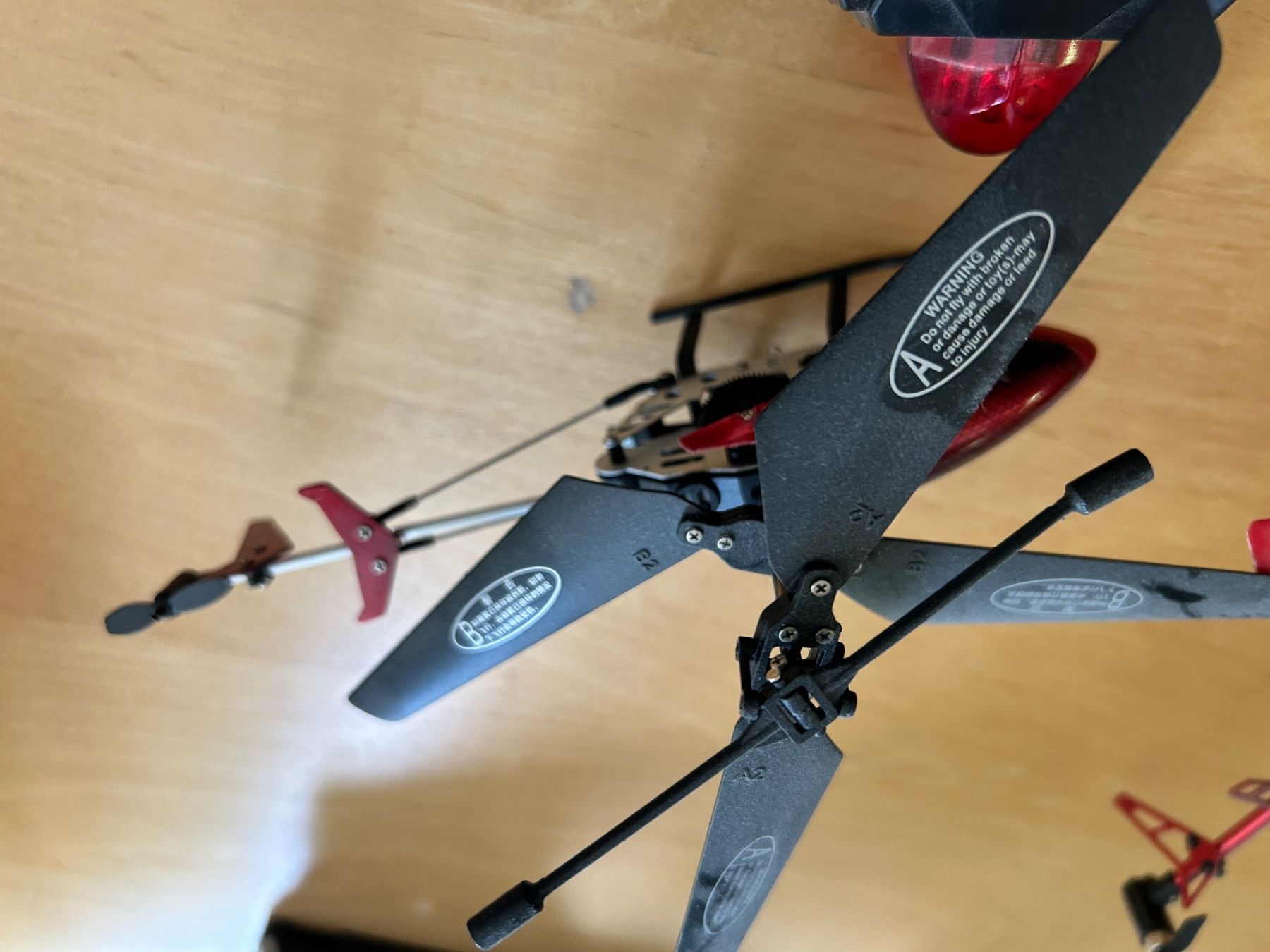 Modellismo RC: 2 RC Helis mit Fernbedienung, gebraucht – Difettoso da Gais venduto da Jelisandie 4
