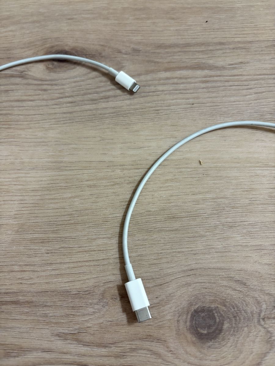 Apple Kabel: Apple Ladekabel USB-C auf Lightning weiss – Gebraucht aus Mels von ste_mp6f 1