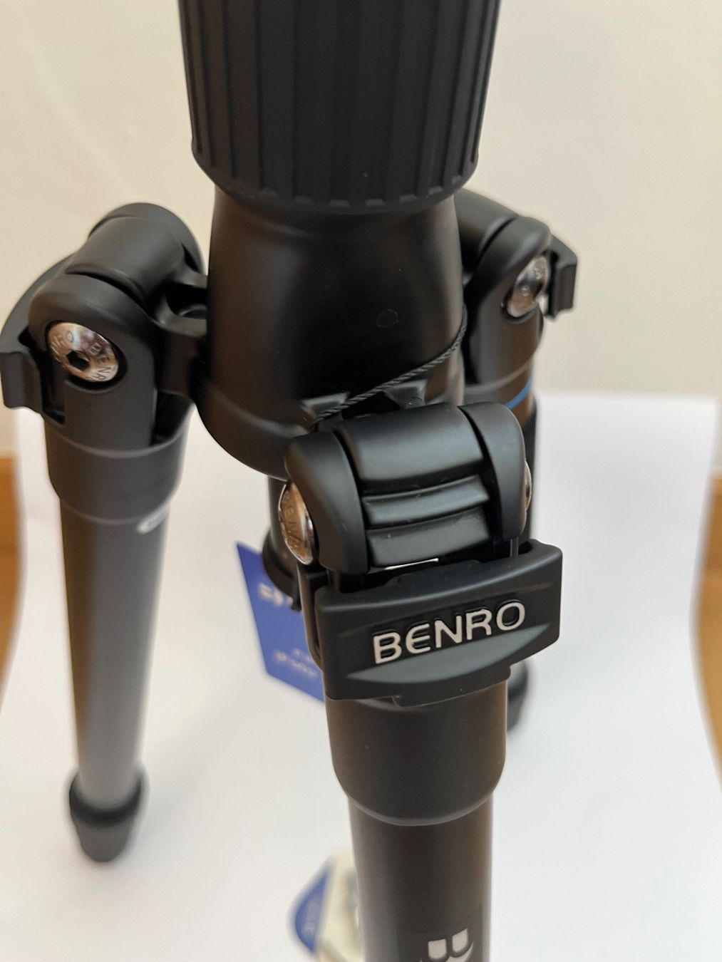 Poster & Bilder: BENRO FIF28AIB2 tripod - NEW – Neu und originalverpackt aus Pontresina von cli_g8qv