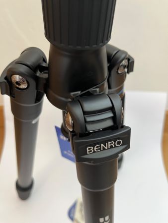 BENRO FIF28AIB2 tripod - NEW